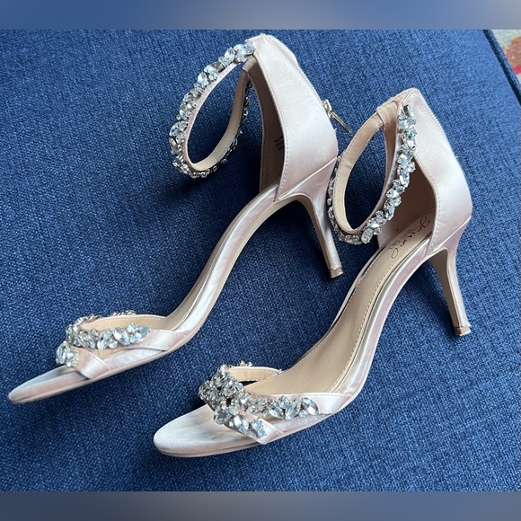 Jewel Bagley Mischka ‘Caroline’ shoes - Picture 3 of 5